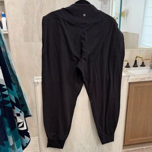 lululemon athletica Women’s Black Align Joggers 18”